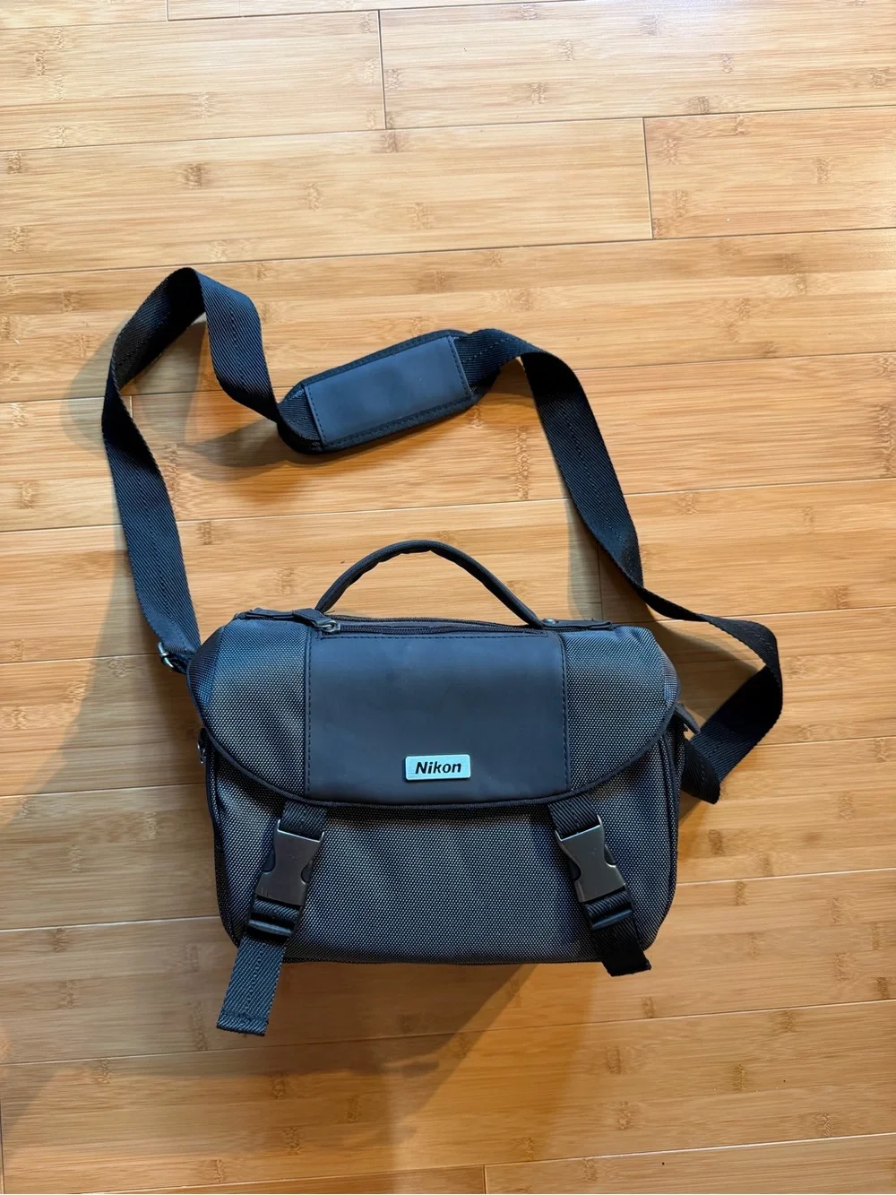 Nikon DSLR Black Padded Shoulder Strap Camera Bag
